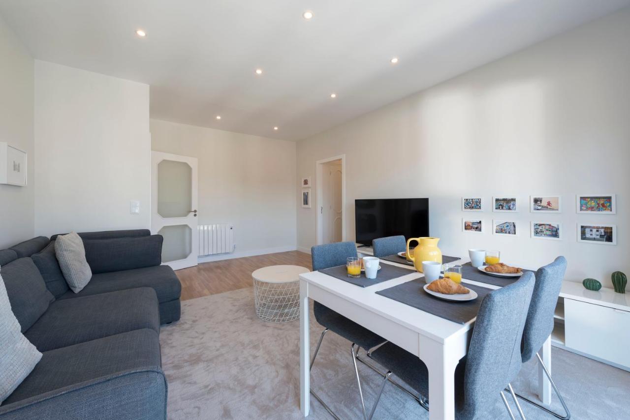 Lovelystay - Downtown Modern 2Br Flat With Free Parking Порту Экстерьер фото