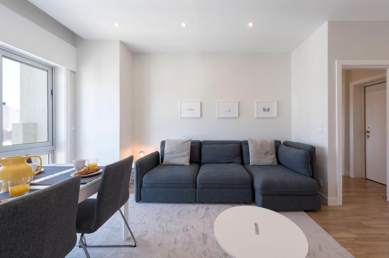 Lovelystay - Downtown Modern 2Br Flat With Free Parking Порту Экстерьер фото