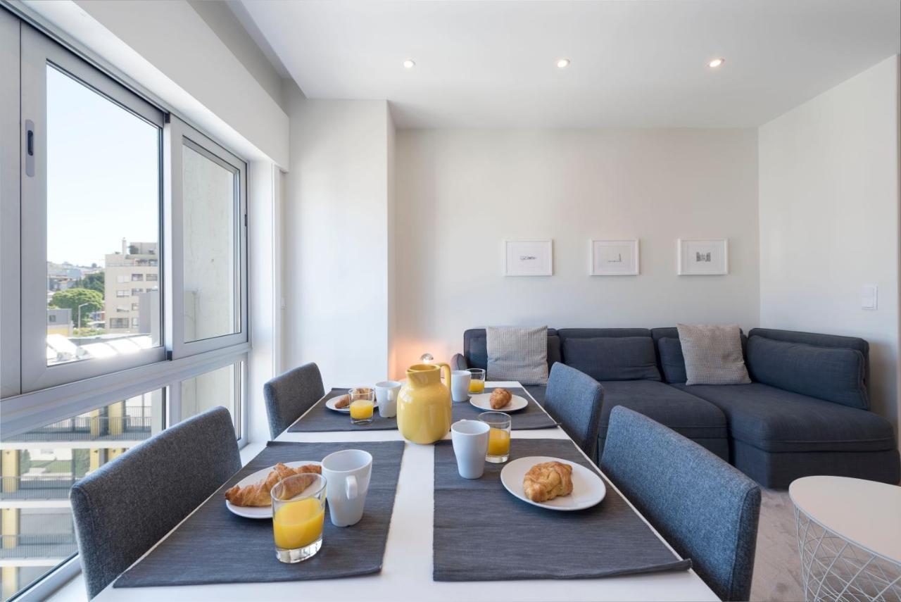 Lovelystay - Downtown Modern 2Br Flat With Free Parking Порту Экстерьер фото